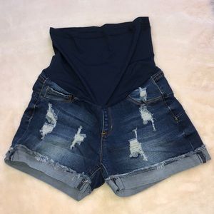 Distressed maternity shorts